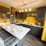 Mable House By Blue Skies בית נופש