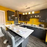 בית נופש Mable House By Blue Skies