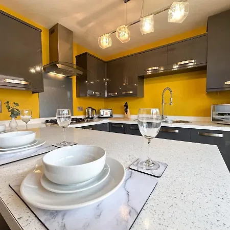 Mable House By Blue Skies *